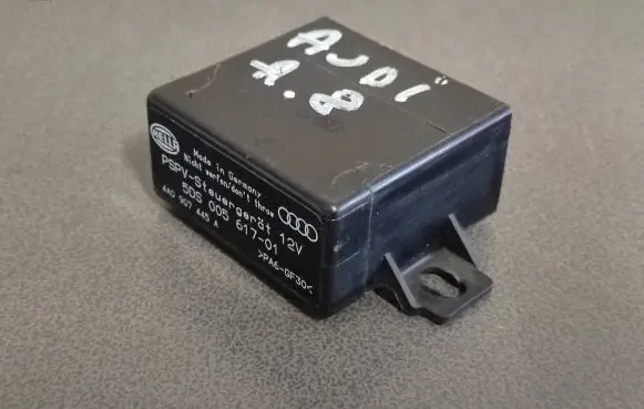 Audi A8 S8 D2 4D Wing mirror control module 5DS005617