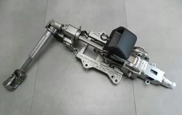 Steering wheel axle set