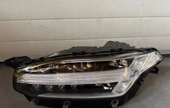 Volvo XC90 Headlight/headlamp 32228296