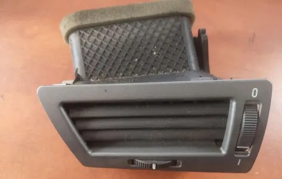 BMW 7 E65 E66 Dashboard side air vent grill/cover trim 8223333