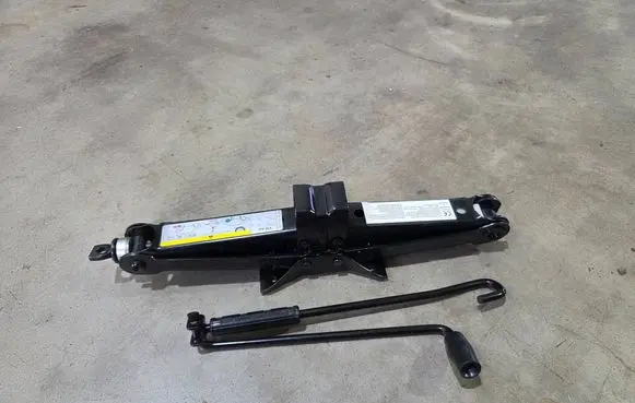 Hyundai i20 (BC3 BI3) Lift Jack 0824036 130218