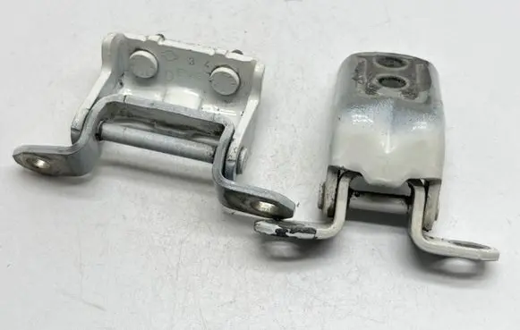Nissan Qashqai Rear door hinge set 