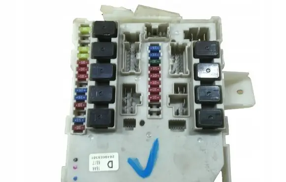 Nissan Pathfinder R51 Fuse box set 284B6EB301