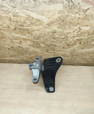 Engine mount bracket