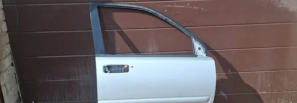 Nissan X-Trail T30 Front door