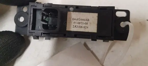 Chrysler 300 - 300C Switch for retractable tow bar 04602446AB