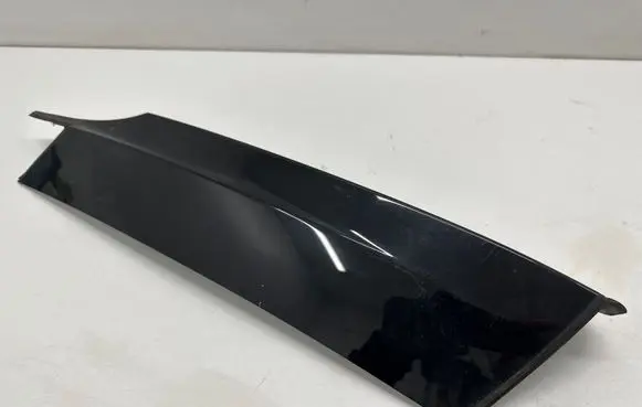 (D)pillar trim (top)