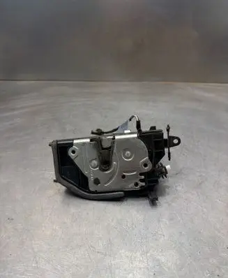 BMW 1 E81 E87 Rear door lock 7202147