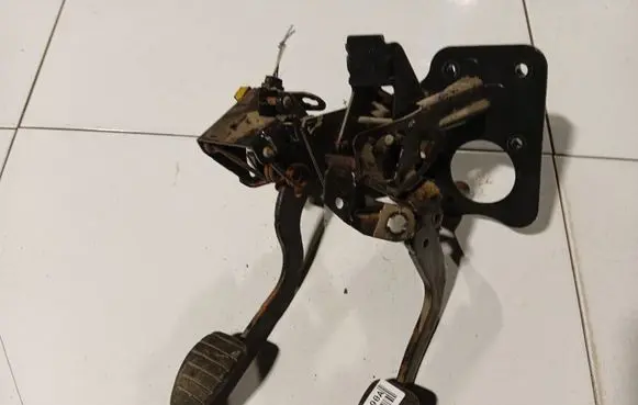Renault Espace - Grand espace IV Clutch pedal 