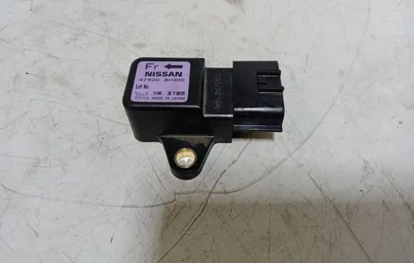 Nissan X-Trail T30 Airbag deployment crash/impact sensor 479308H300