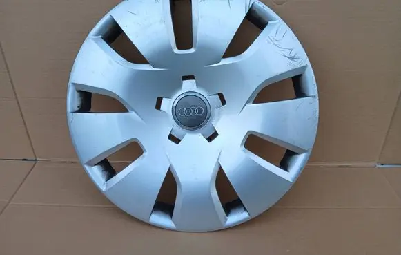 Audi A4 S4 B8 8K R16 wheel hub/cap/trim 8K0601147