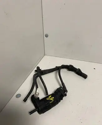 Volkswagen Scirocco Windscreen/windshield washer pump 1K6955651 36030175
