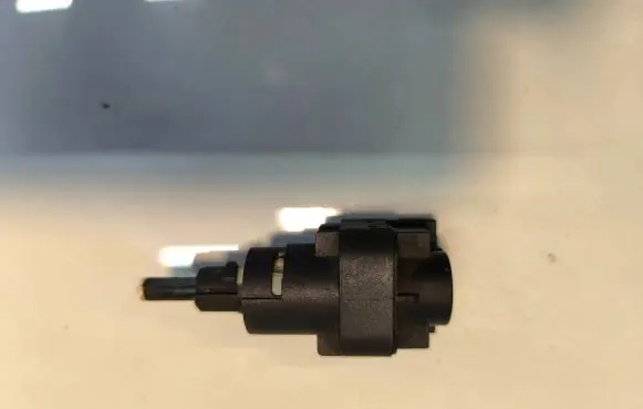 Volkswagen Touran I Brake pedal sensor switch 6Q0945511