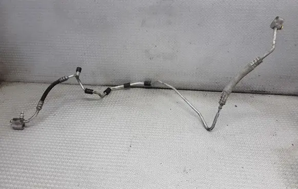 Volkswagen Touran I Air conditioning (A/C) pipe/hose 1T0820741S