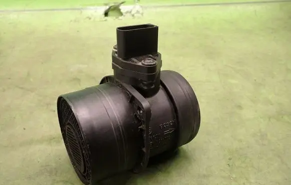 Audi A4 S4 B7 8E 8H Mass air flow meter