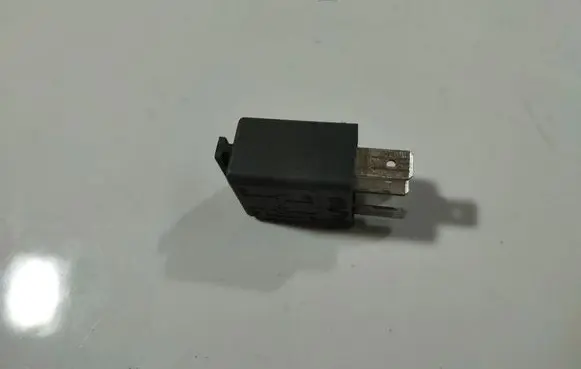 Volkswagen Golf V Other relay 1K0951253