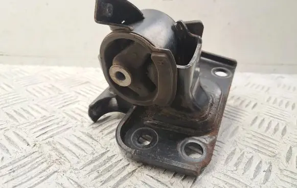 Toyota Auris 150 Engine mount bracket 123720R020