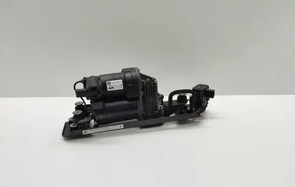BMW 5 E60 E61 Air suspension compressor/pump 6785505 678550501 37106785505