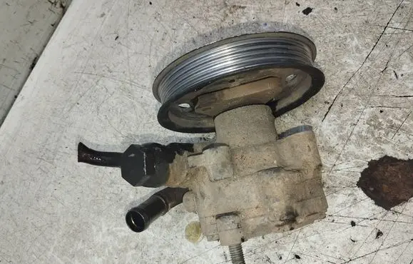 Audi A6 S6 C5 4B Power steering pump