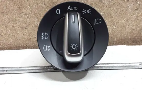 Volkswagen Golf VI Light switch 3C8941431A