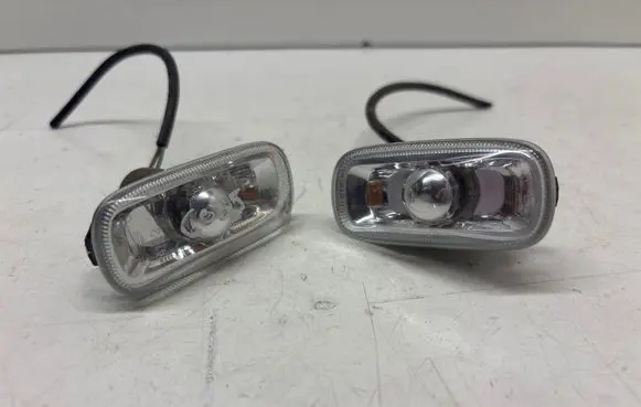 Audi A6 S6 C5 4B Front fender indicator light 8E0949127