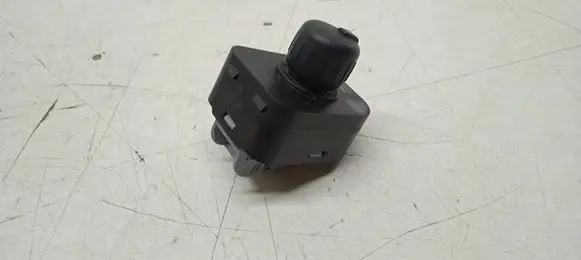 Audi A4 S4 B7 8E 8H Wing mirror switch 8E0959565
