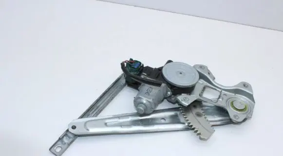 Nissan Juke I F15 Rear window lifting mechanism without motor