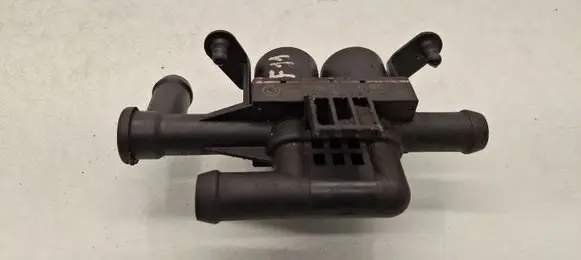 BMW 5 F10 F11 Coolant heater control valve 9119164