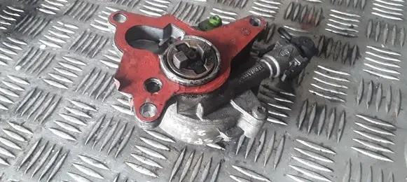 Renault Trafic II (X83) Vacuum pump 8200520476