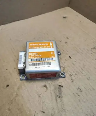 Audi A4 S4 B5 8D Airbag control unit/module 8A0959655C 0285001038 95T04820192