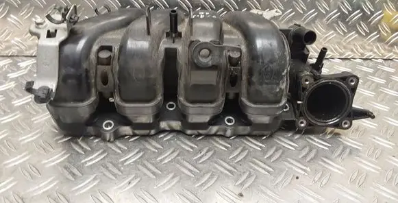Toyota Verso-S Intake manifold