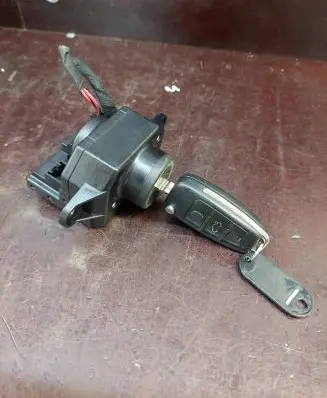 Audi A6 S6 C6 4F Ignition lock 4F0909131 33301301 4F0910131