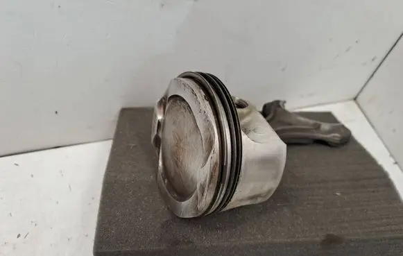 BMW 5 F10 F11 Piston with connecting rod 89L106