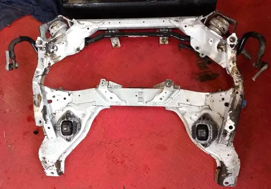 BMW 1 E81 E87 Front subframe 31116785639 6785639