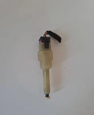Audi A6 S6 C5 4B Brake pedal sensor switch 4A0945515A