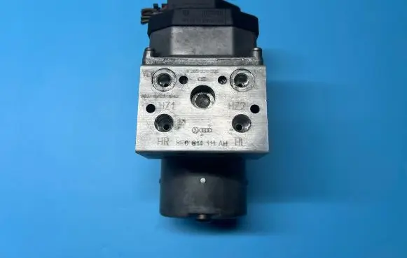 Audi A6 S6 C5 4B ABS Pump 8E0614111AH 0273004358