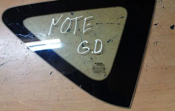 Nissan Note (E12) Side middle window/glass 43R00048