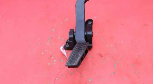 Jeep Grand Cherokee (WK) Accelerator throttle pedal