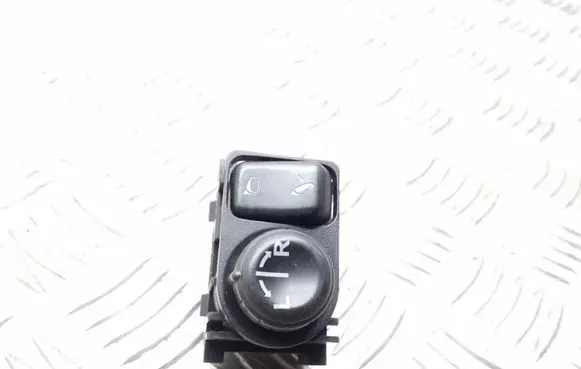 Nissan Qashqai Wing mirror switch