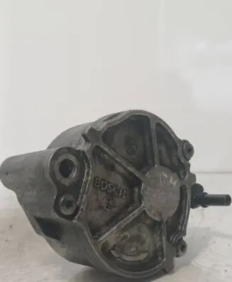 Ford Focus Vacuum pump D1562C1 20075