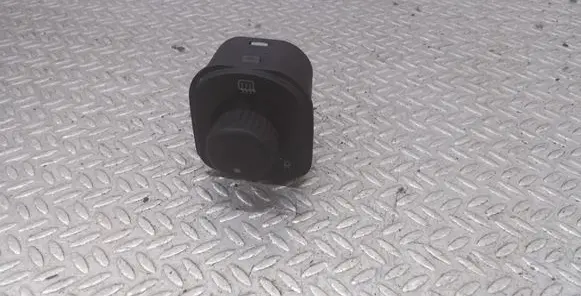 Wing mirror switch