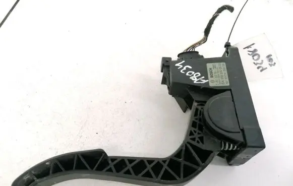 Mercedes-Benz Vito Viano W639 Accelerator throttle pedal A6393000604 0281002561