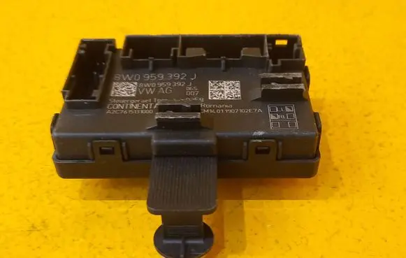 Audi A5 Sportback 8TA Door control unit/module 8W0959392J