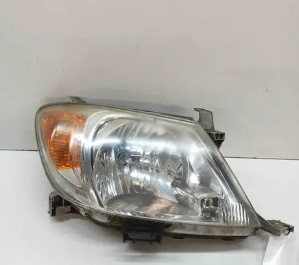 Toyota Hilux (AN10, AN20, AN30) Headlight/headlamp 811100K041