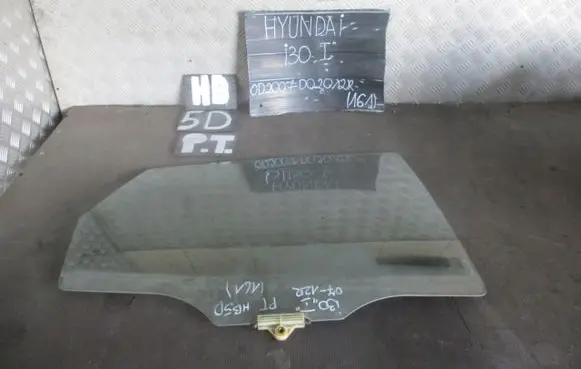 Hyundai i30 Sliding door window/glass 