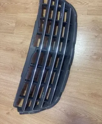 Chrysler Pacifica Front bumper upper radiator grill 04857626AA 04857625AA
