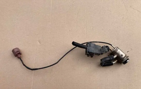 Volkswagen PASSAT B8 AdBlue injector 05L131113J