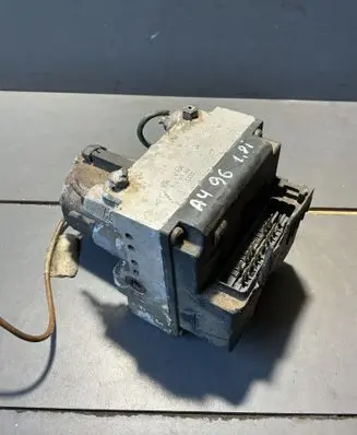 Audi A4 S4 B5 8D ABS Pump 800614111