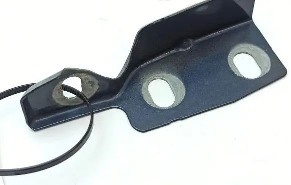 Mercedes-Benz CLK A209 C209 Fender mounting bracket