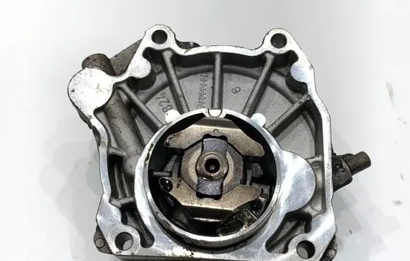 Opel Insignia A Vacuum pump 55205446